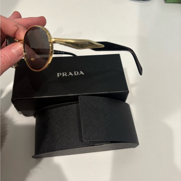 Prada oval sunglasses worn 2x - Picture 5 of 5